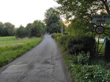 Uzavírka místní komunikace v Knířově